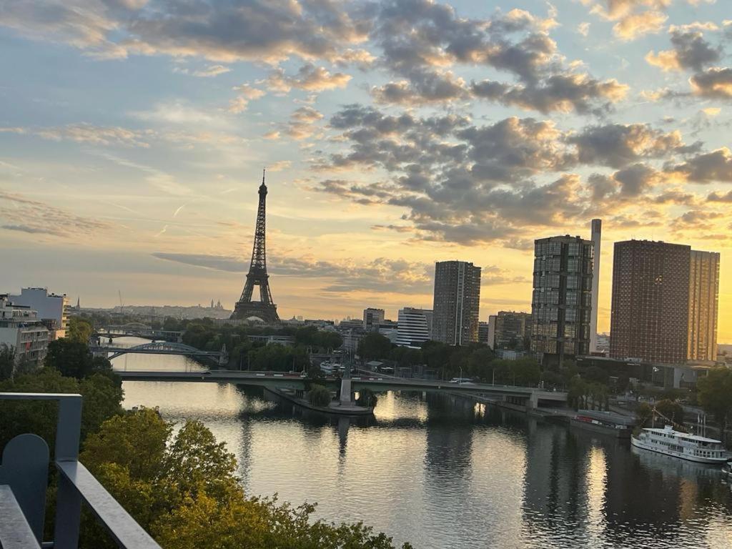 Appartement Vue Tour Eiffel Paris 16 Eme Extérieur photo